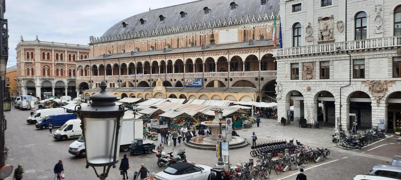 Padovaresidence Apartments - Vista Piazza Delle Erbe E Palazzo Della Ragione Exterior foto